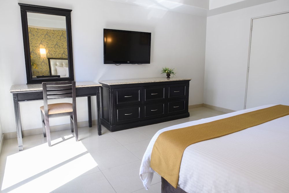 Hotel Santorian 22/57