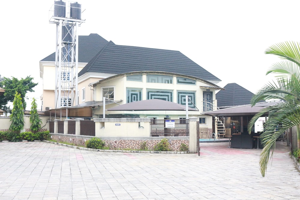 Royal Charlin Hotel And Suites 1/24
