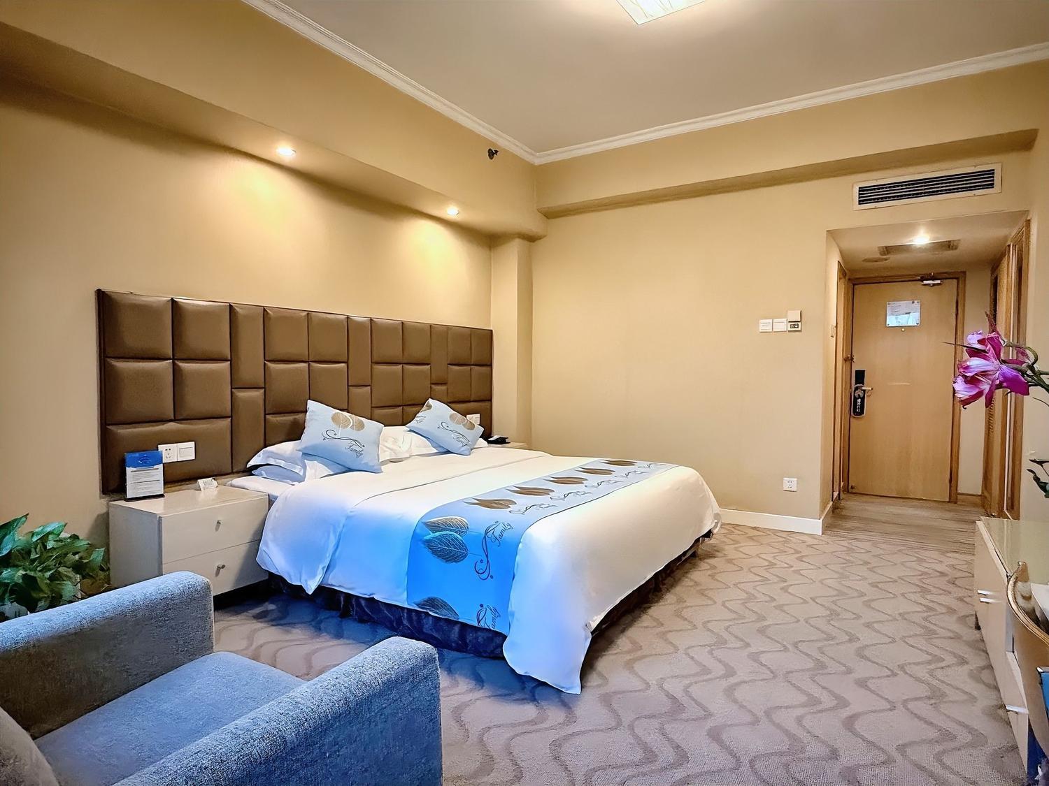 Boutique, Queen Bed