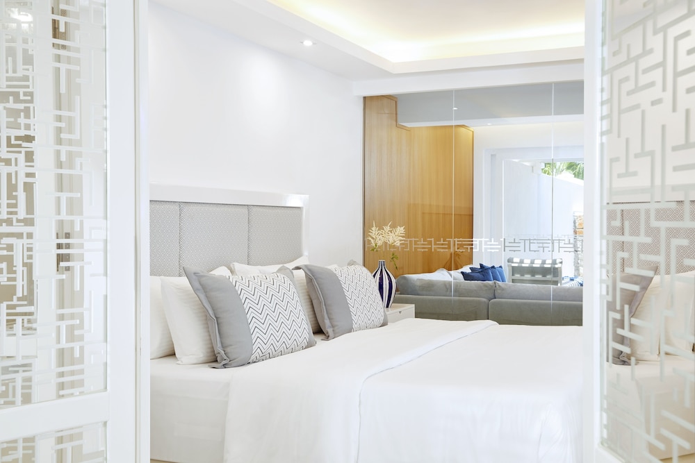 Grand, Villa, King Bed, 2 Sofa, Private Pool, Terrace