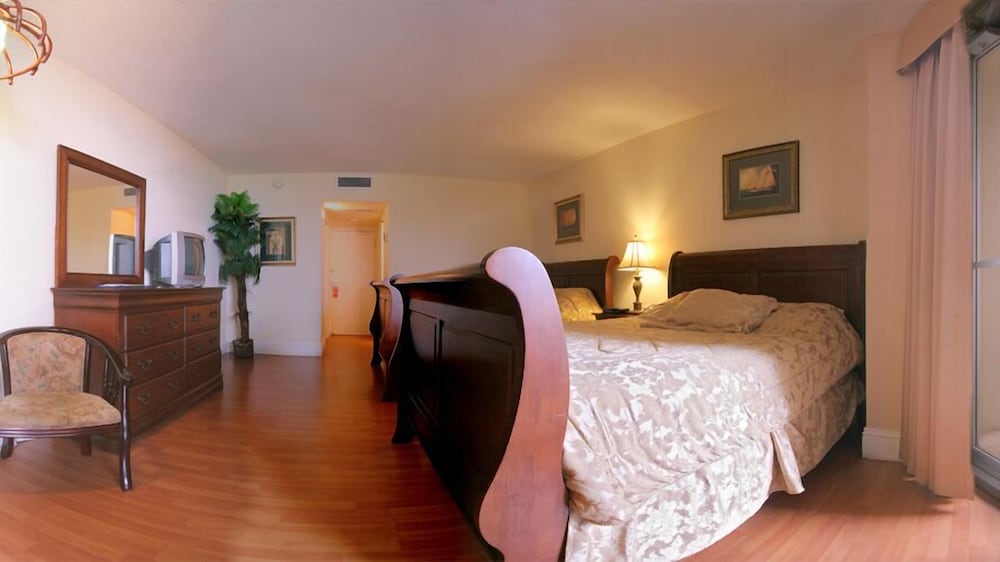 Ocean Manor Beach Resort 18/53