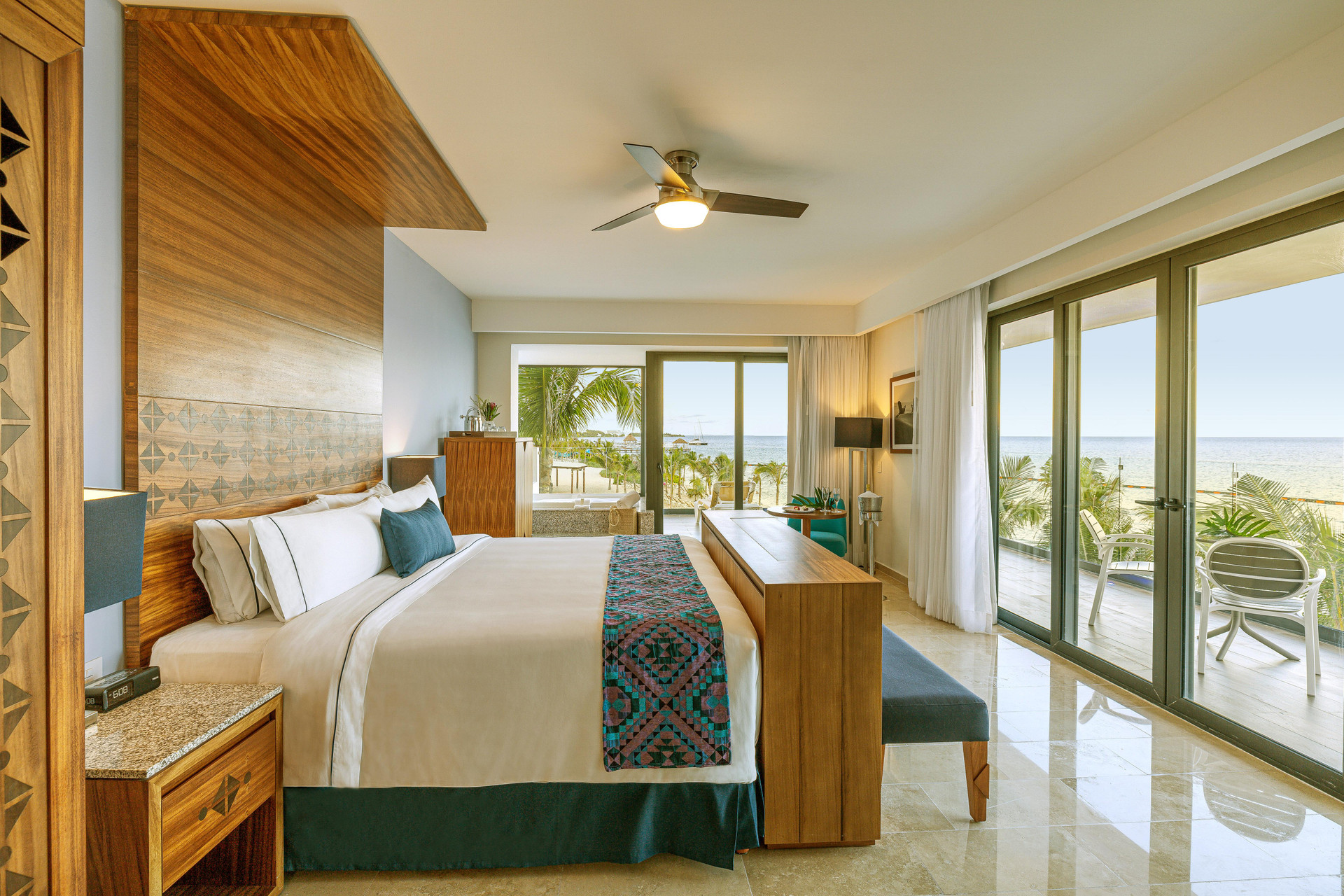 Premium, Sea View