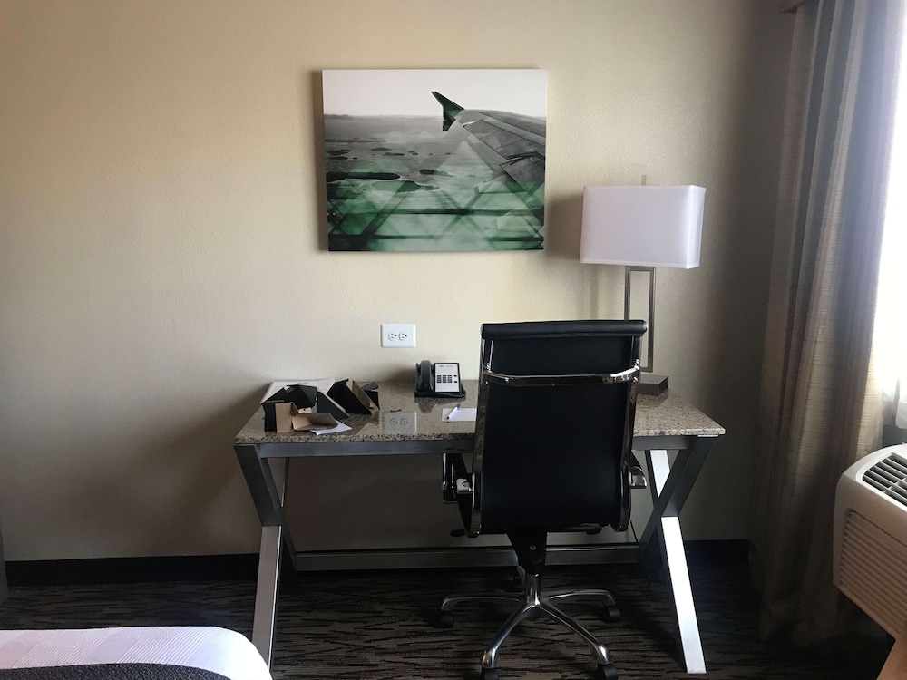Best Western Plus Peppertree Airport Inn 50/57