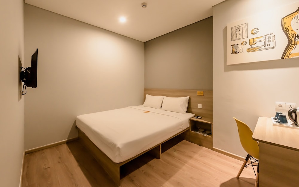 Yellow Bee Tanah Abang Jakarta 46/56