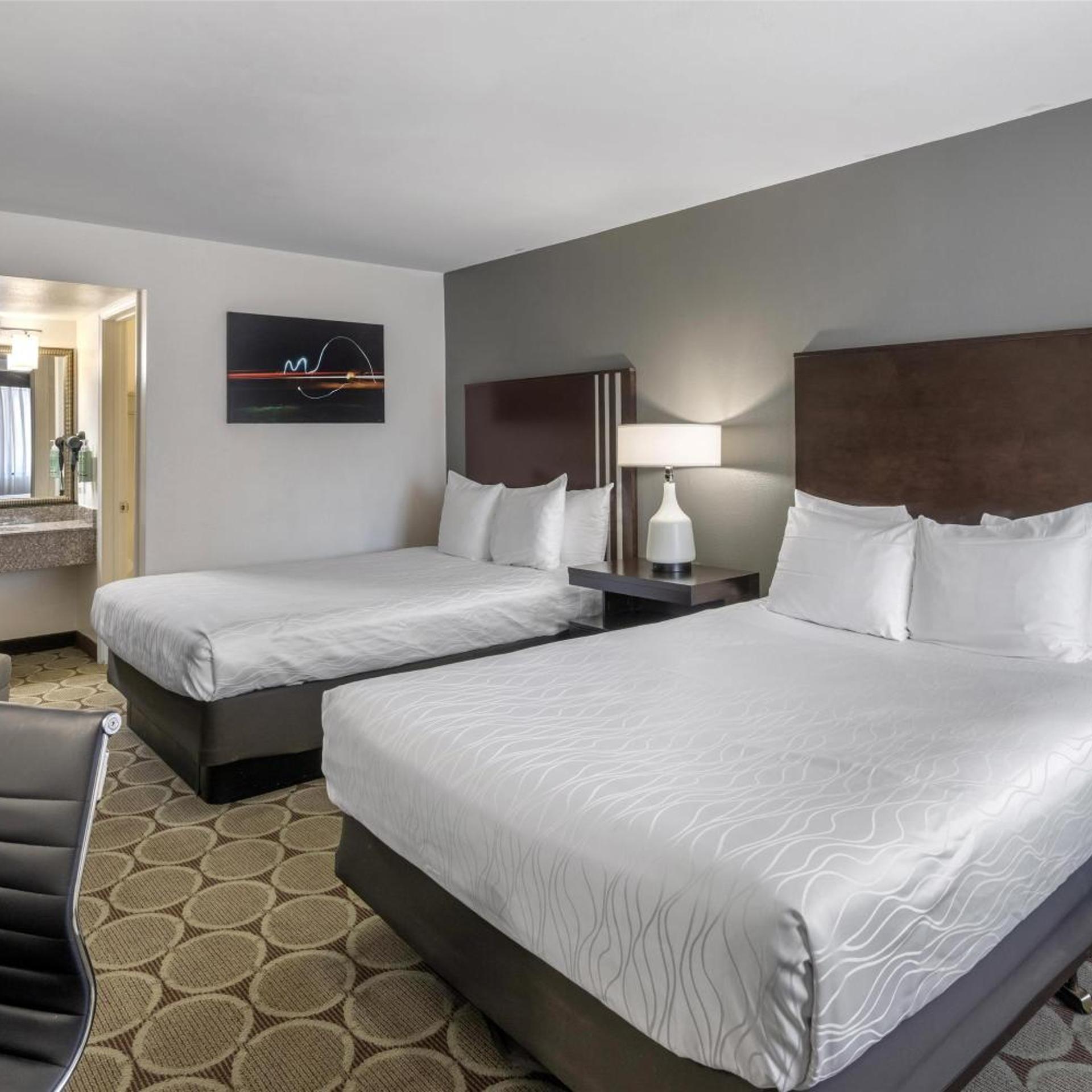 غرفة بسرير كينج وسريرين كوين، Best Western Pahrump Oasis 4/10
