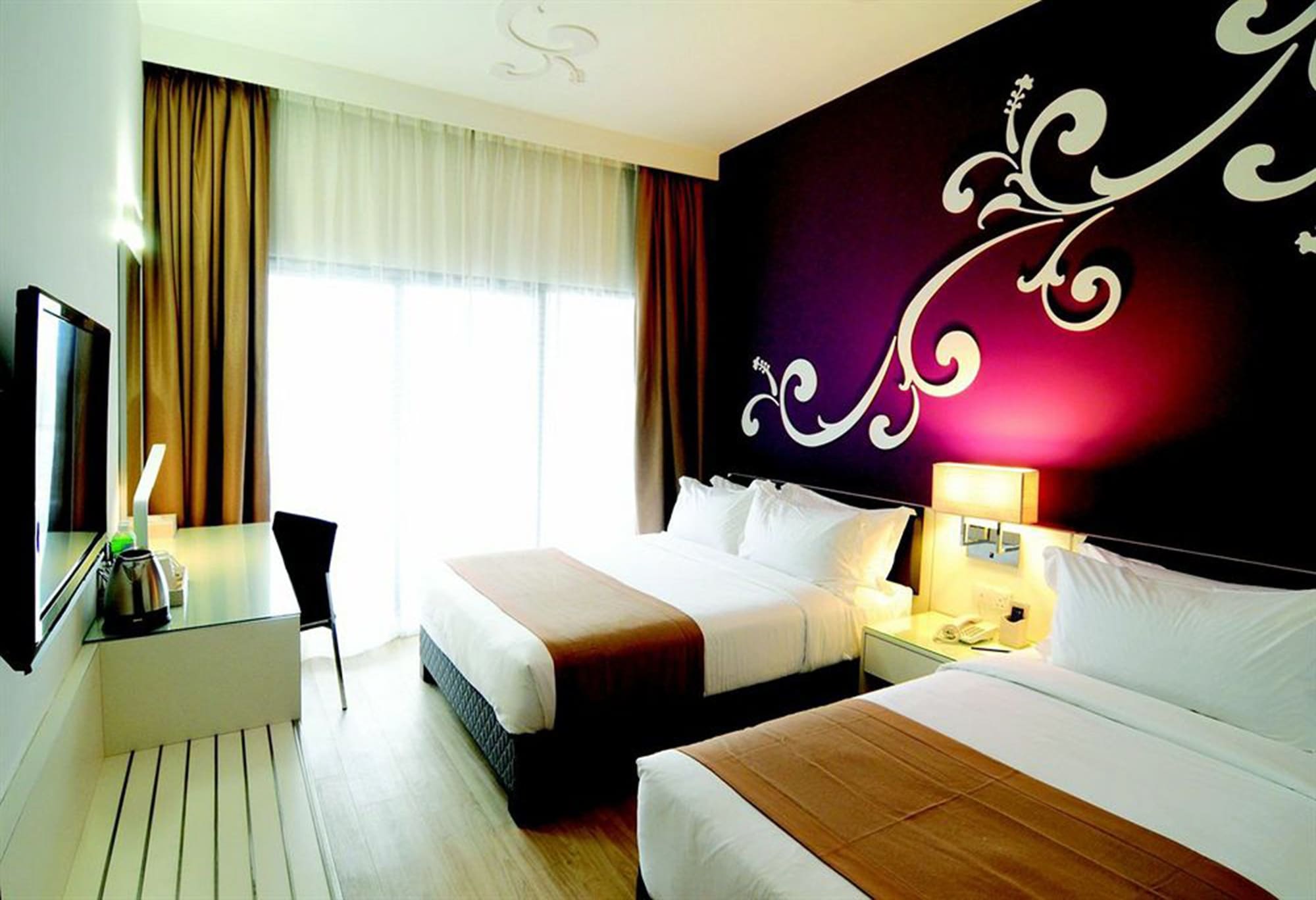 DELUXE, BALCONY