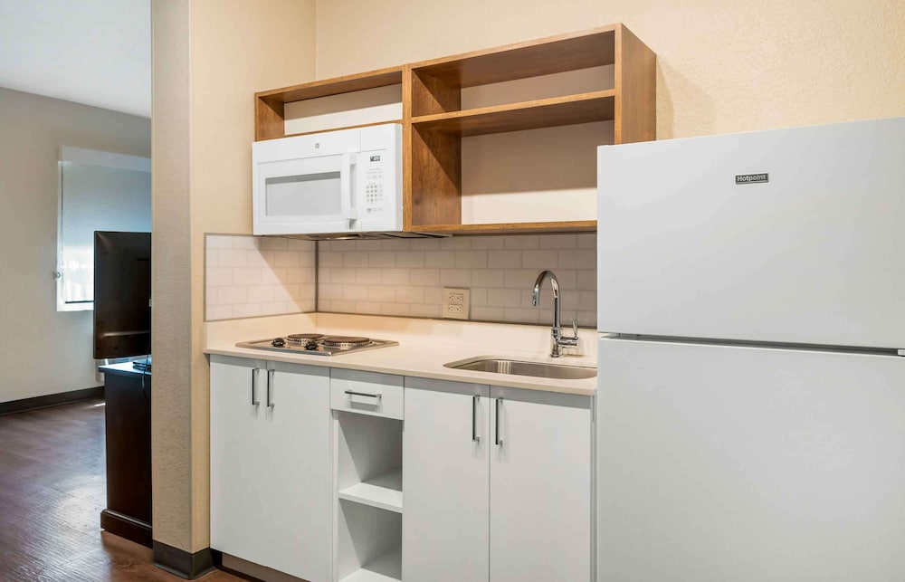 استوديو ديلوكس بسرير كينج مع أريكة لذوي الإعاقة، Extended Stay America Premier Suites - Fort Lauderdale - Cypress Creek - Park North 6/6
