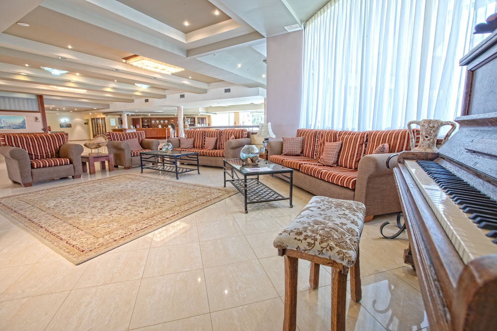Sovereign Beach Hotel 32/50