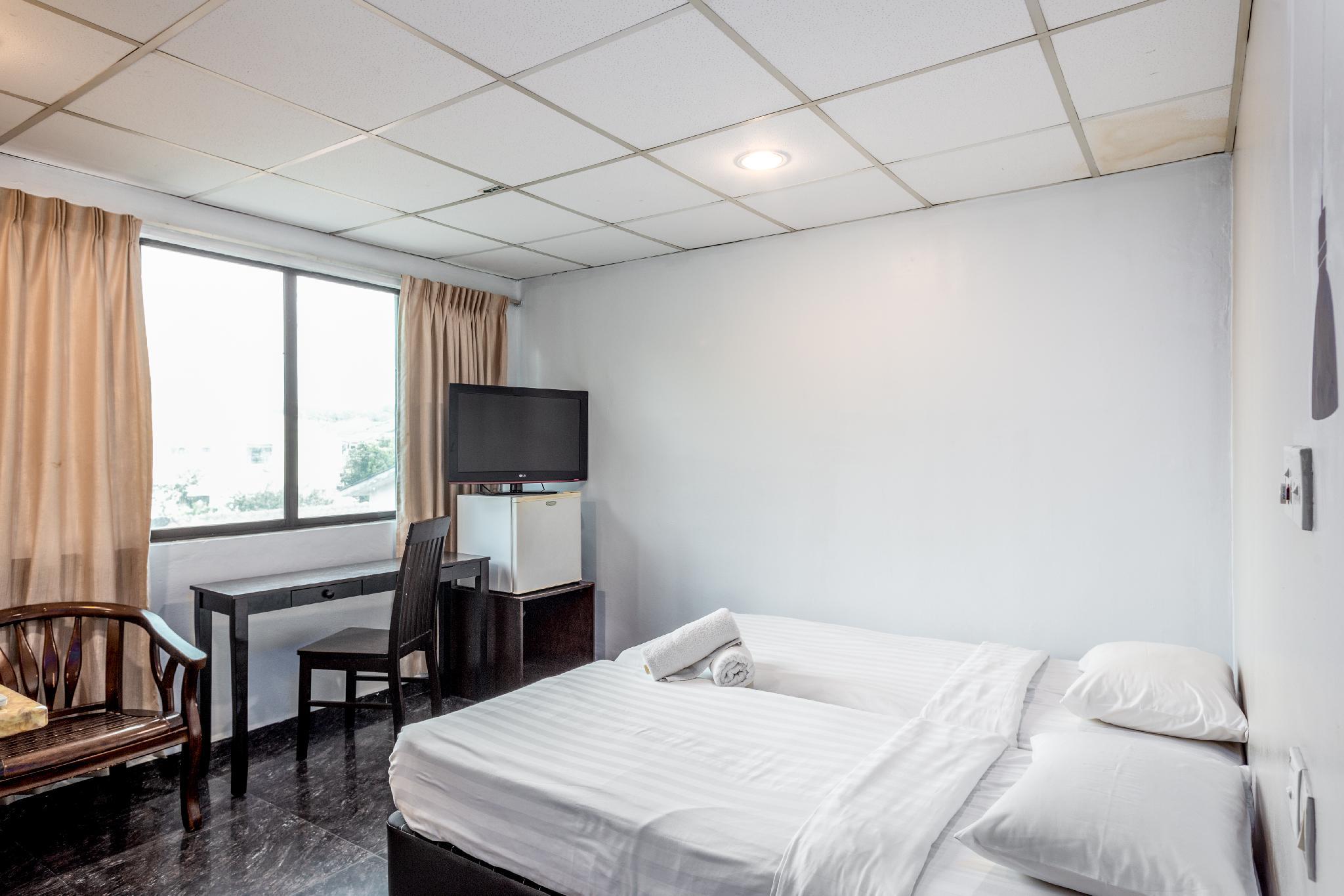 DELUXE, TWIN BEDS
