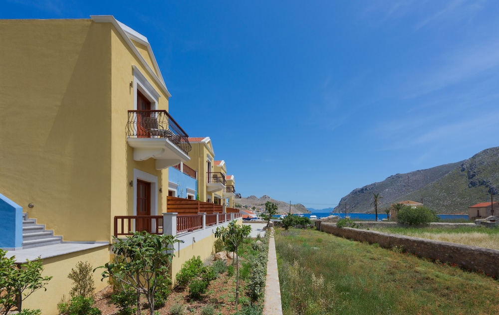 A Symi Residences 61/68