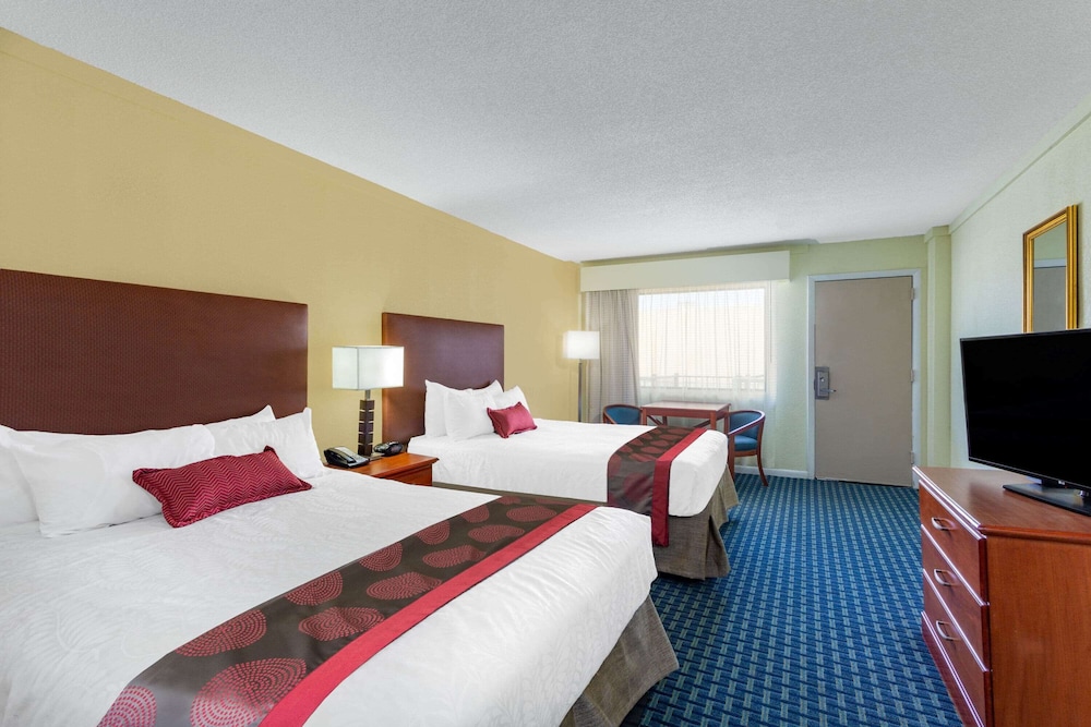 Room, 2 Queen Beds