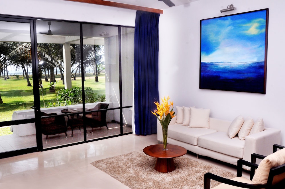 The Blue Water Hotel and Spa 26/50