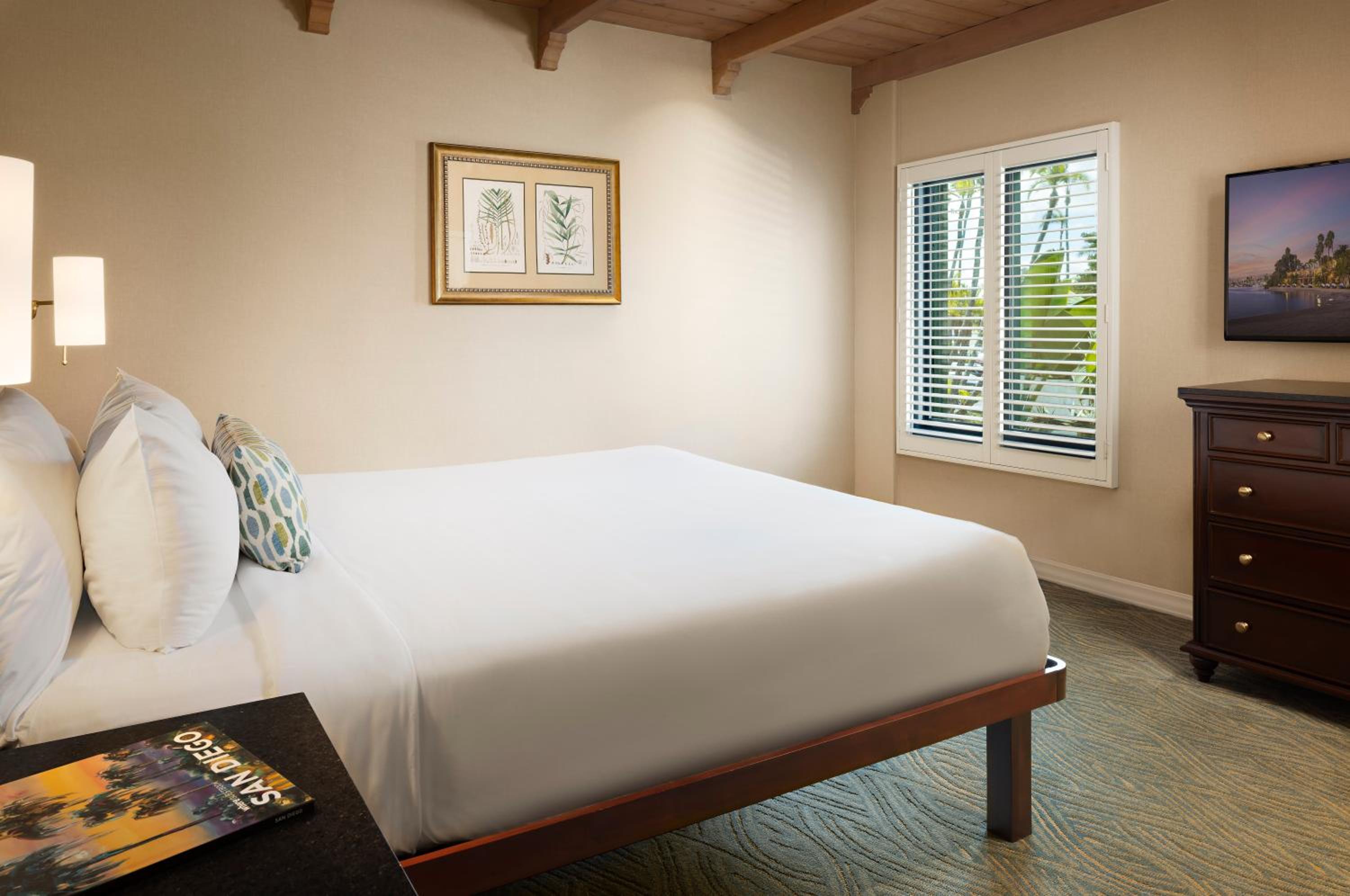 Marina, Suite, King Bed