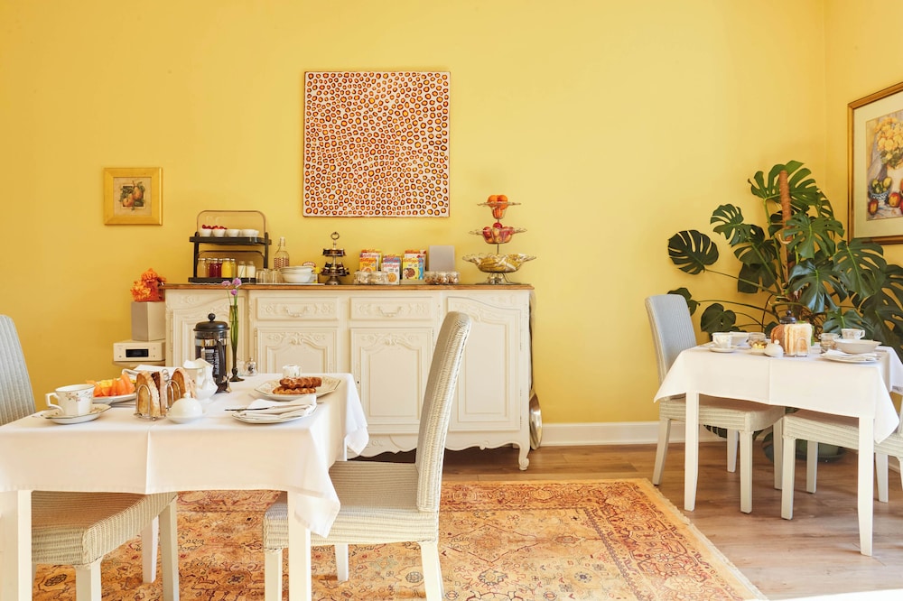Merlindale Bed & Breakfast 37/50