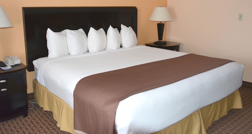 Baymont By Wyndham East Windsor Bradley Airport 7/40