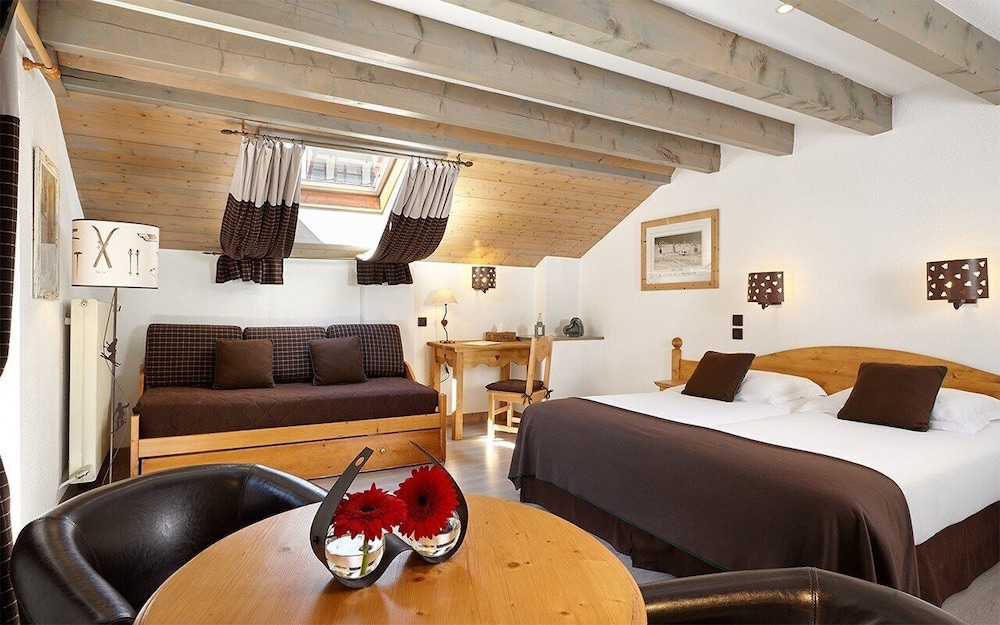 Hotel de L Apos Arve 34/76