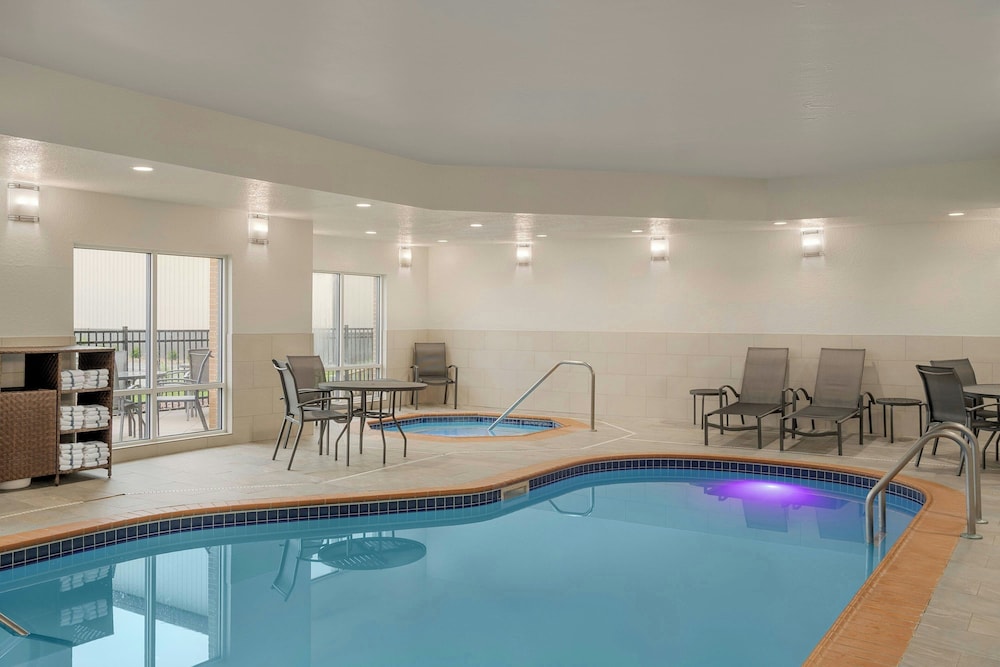 Fairfield Inn And Suites Bloomington 32/66