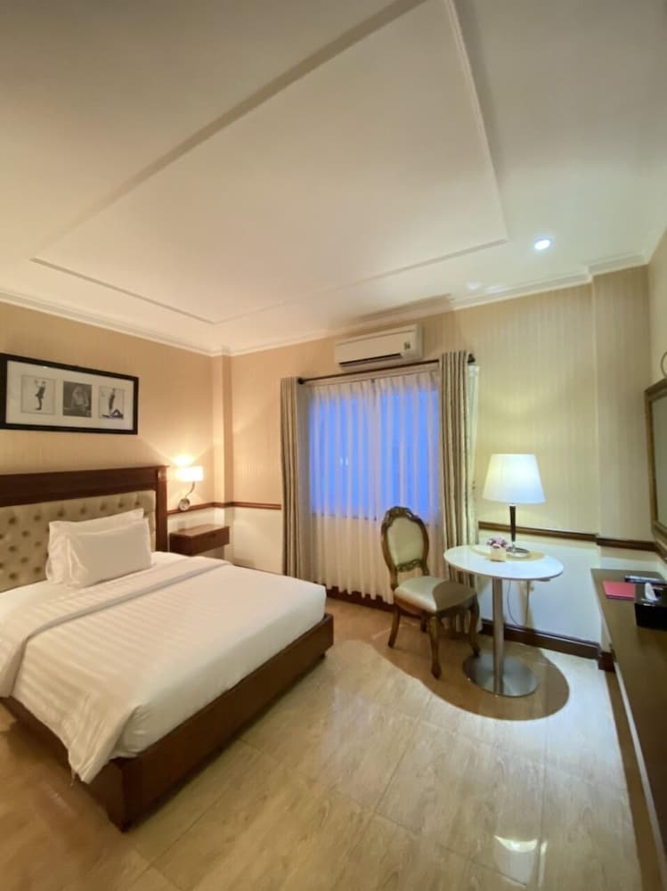 Central Hotel and Residences 20/50