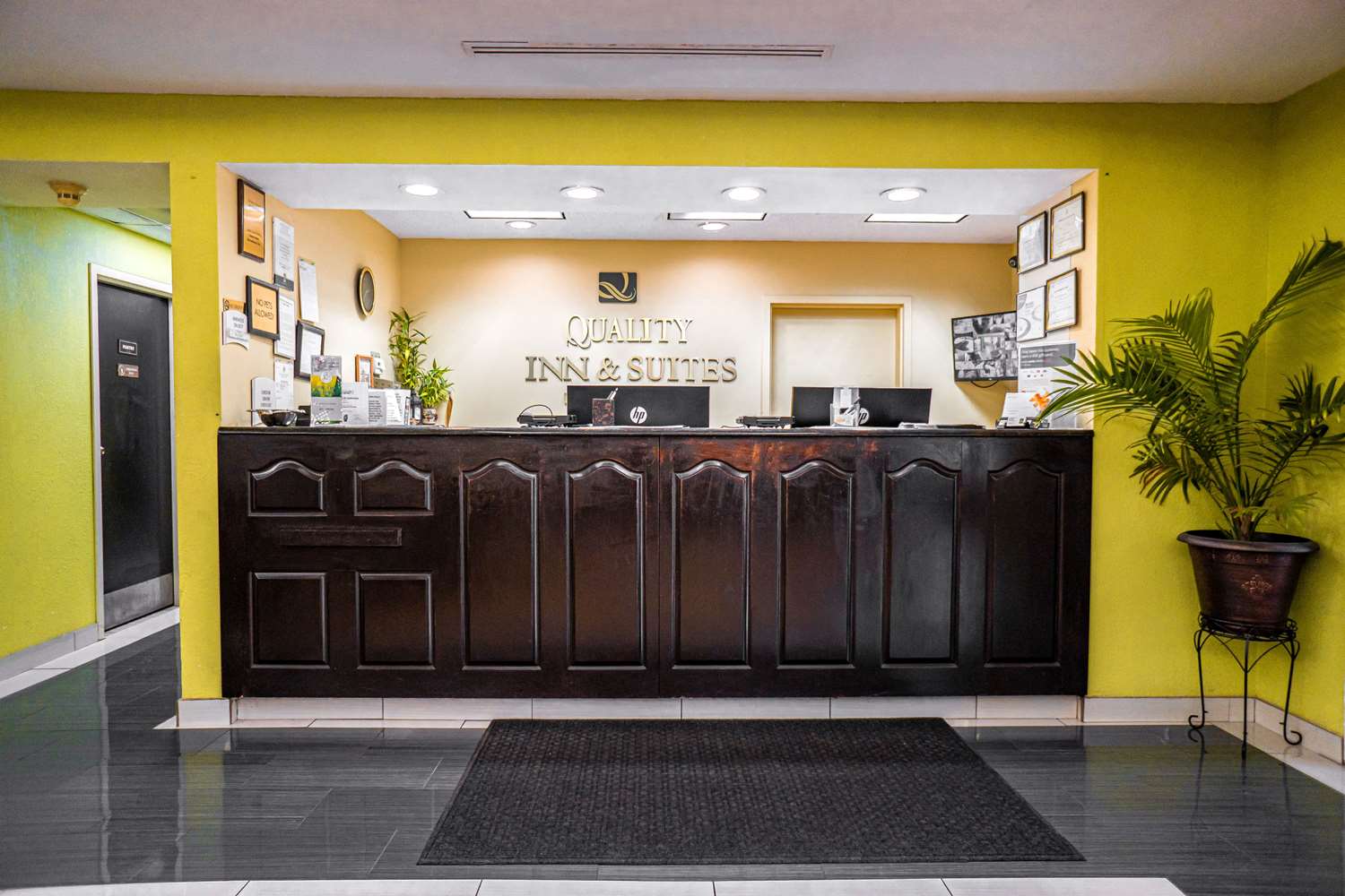 Quality Inn & Suites near Six Flags - Austell 8/31