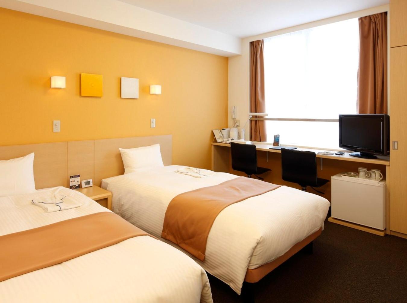 Standard, Twin Beds