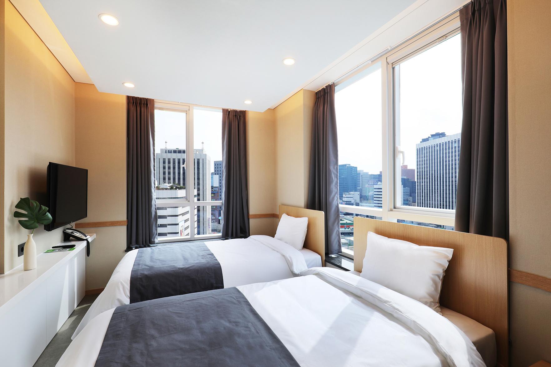 Royal, Twin Beds