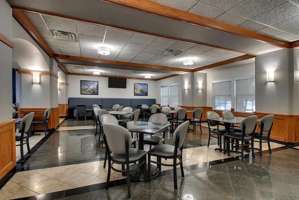 Drury Inn and Suites San Antonio Northwest Medical Center 38/50