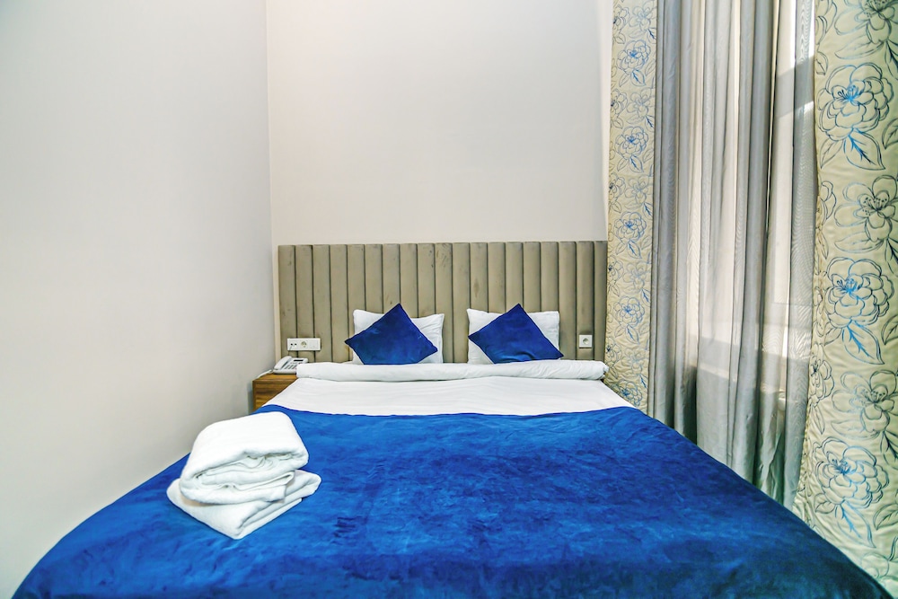 Bristol Hotel Baku 11/51