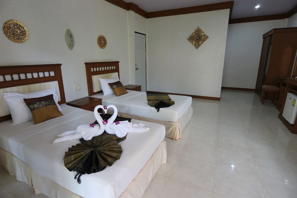 Lanta Villa Resort 30/58