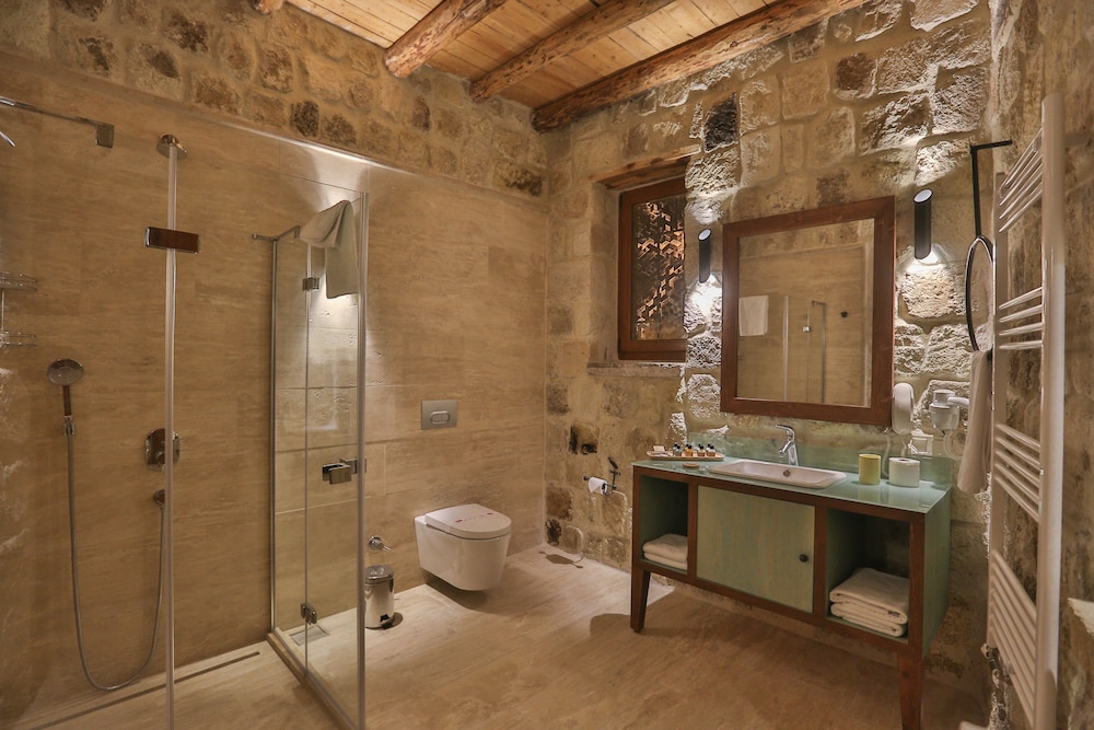 Acropolis Cave Suites 49/50