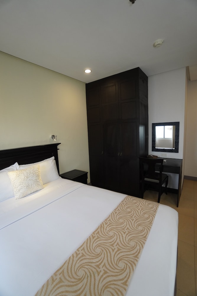 Sta. Barbara Residence Hotel 10/59