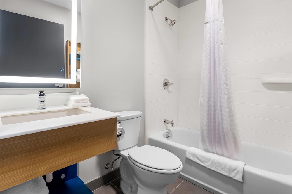 Microtel Inn and Suites by Wyndham Prattville Montgomery 48/50