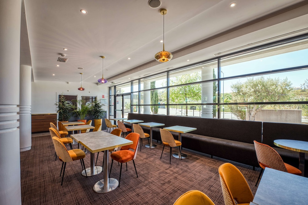 Mercure Aix-en-Provence La Duranne Gare TGV 28/50