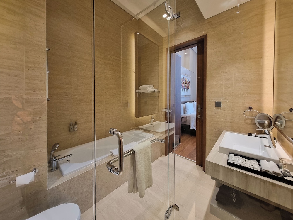 Trembesi Hotel BSD 47/50
