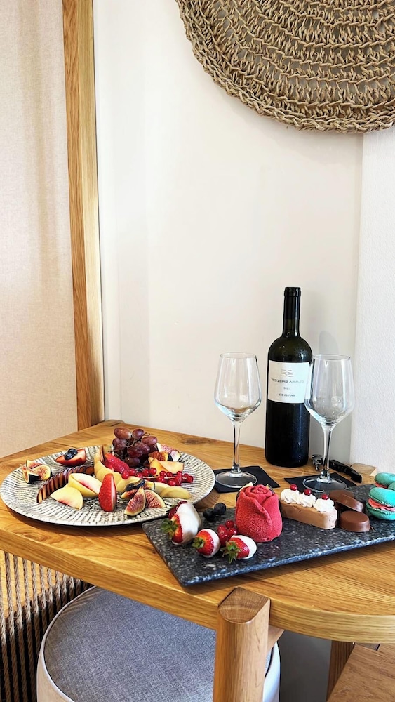 Cabana White Boutique Hotel & Suites 69/80