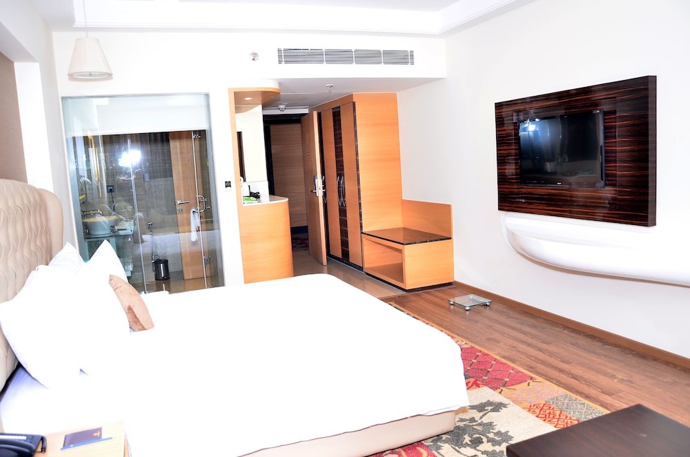 Golden Galaxy Hotels & Resorts 24/50