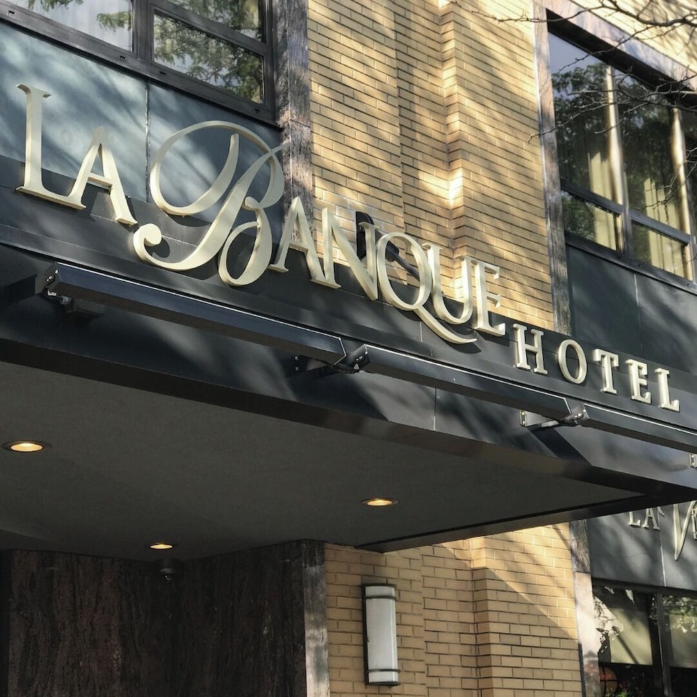 La Banque Hotel 2/40