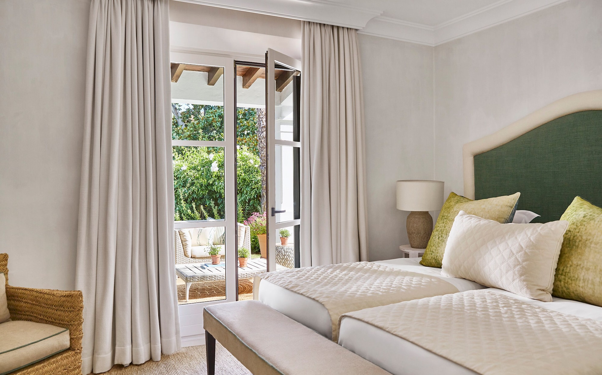 4 BEDROOMS, VILLA, PRIVATE POOL