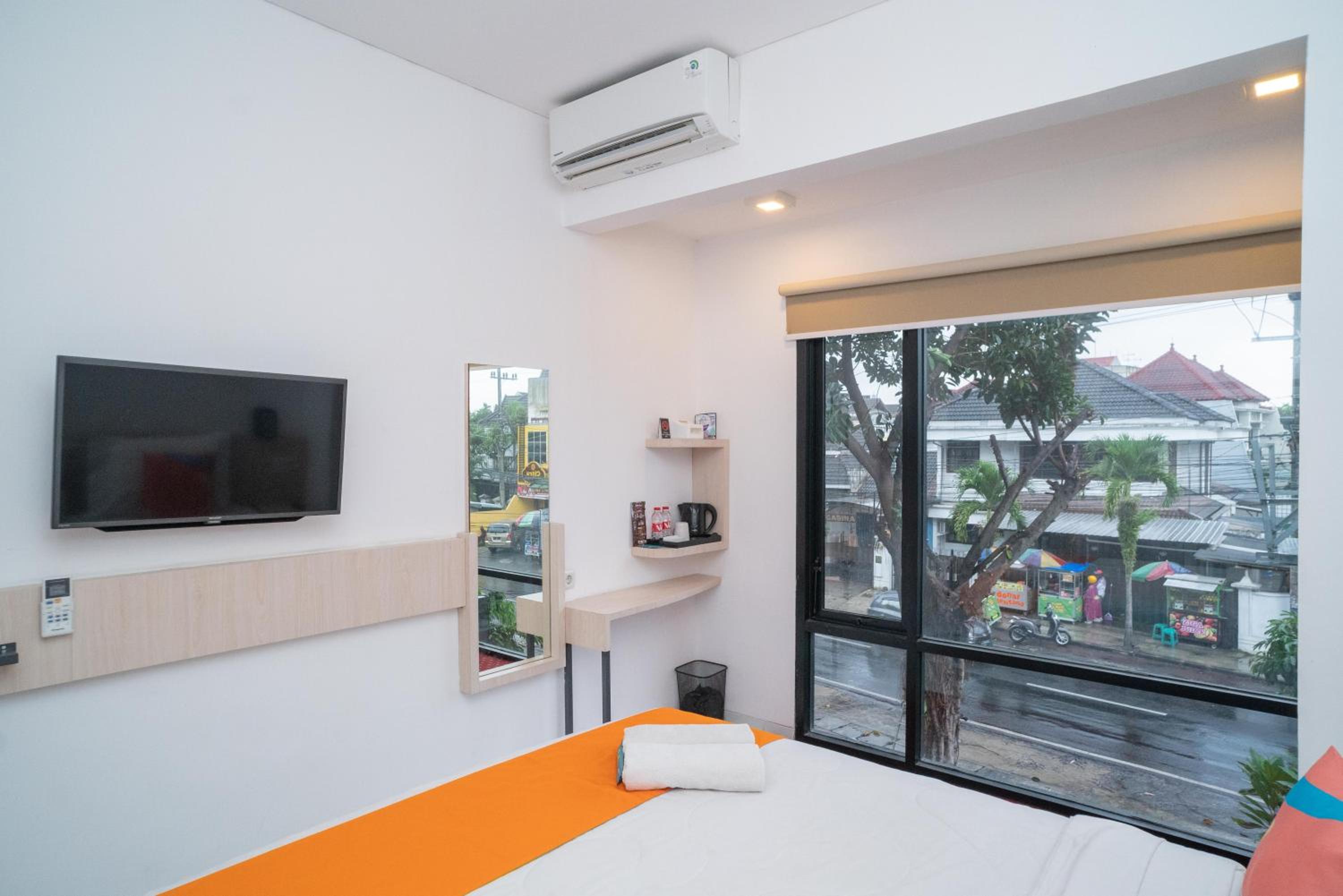 Sans Hotel FiFFa Premiere Malang 37/56