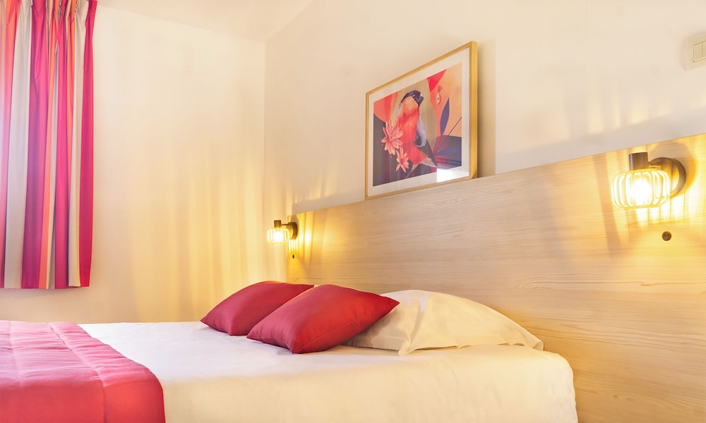 DUPLEX, DOUBLE BED, SOFA, KITCHENETTE