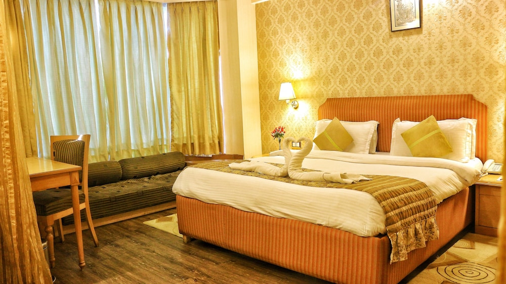Dee Marks Hotel Resorts 27/66