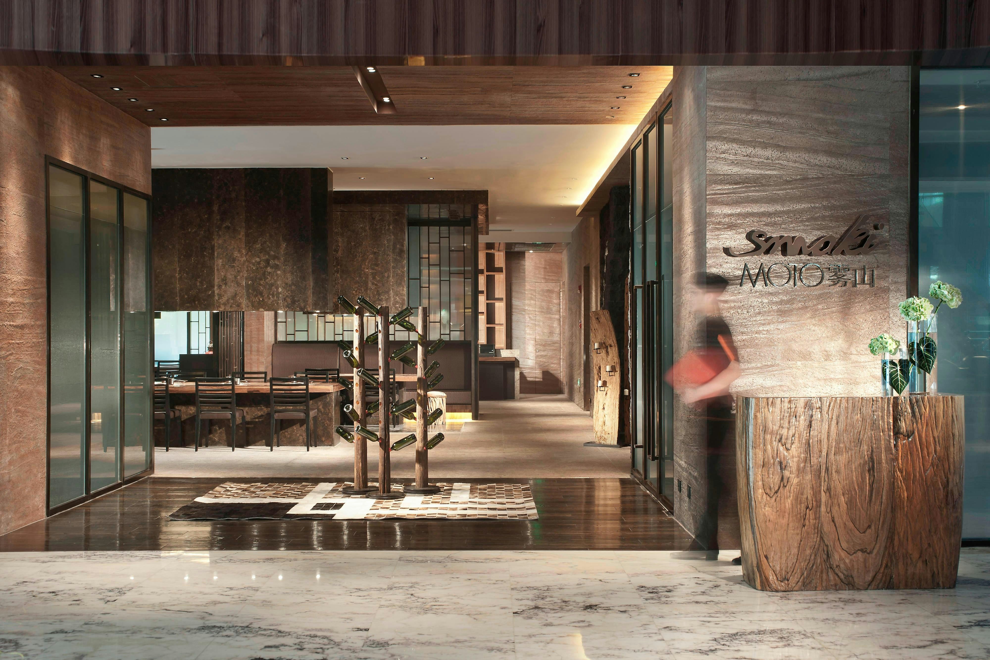 Renaissance Shanghai Caohejing Hotel 7/12