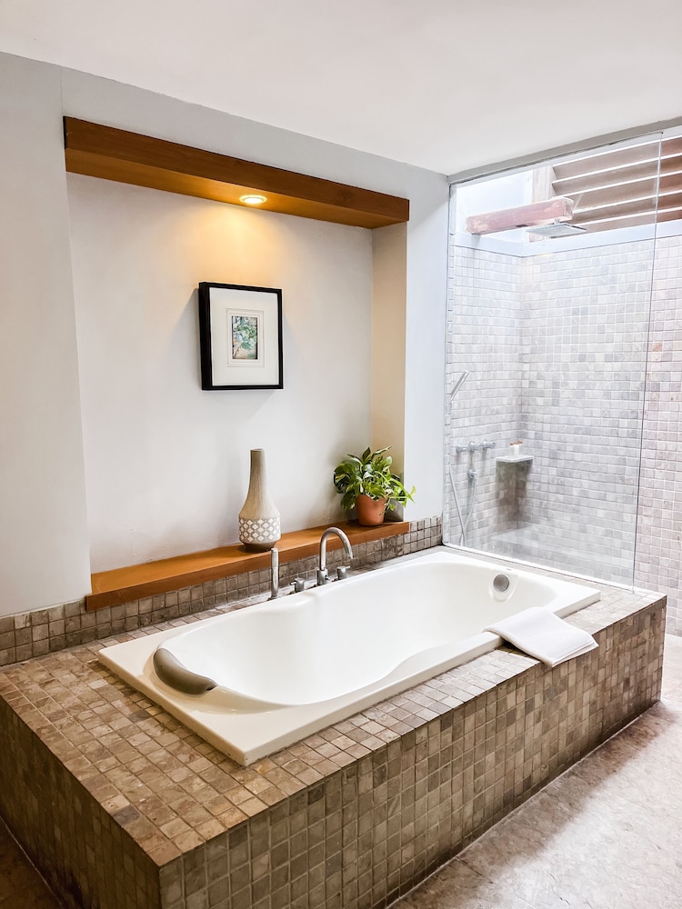 PRADHA VILLAS SEMINYAK 63/63