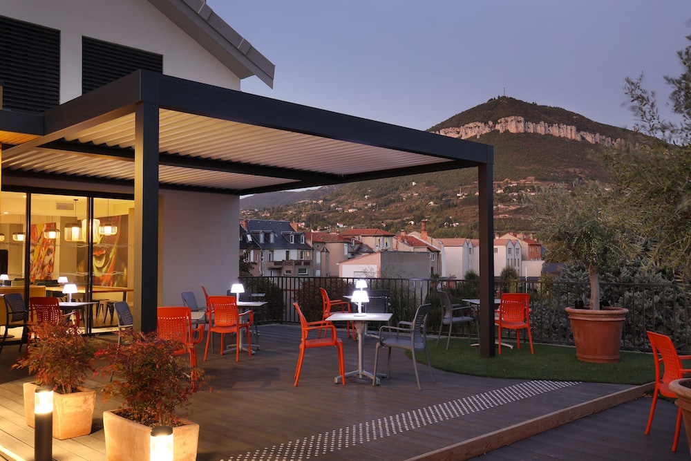 P Tit Dej Hotel Millau La Capelle 27/33