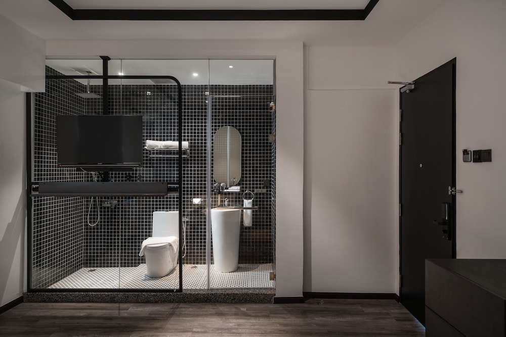 Modern Hotel Georgetown 44/45