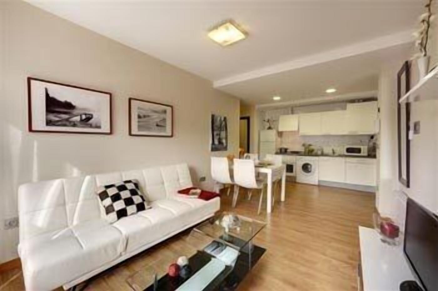 2 BEDROOMS, APARTMENT