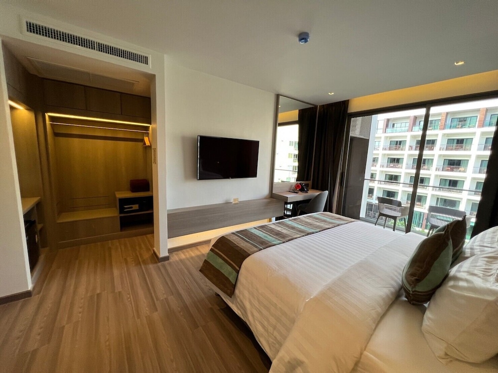 Fifth Jomtien Pattaya 34/83