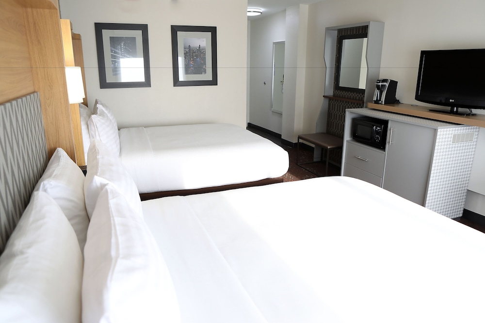 Holiday Inn Chicago O'Hare 18/71
