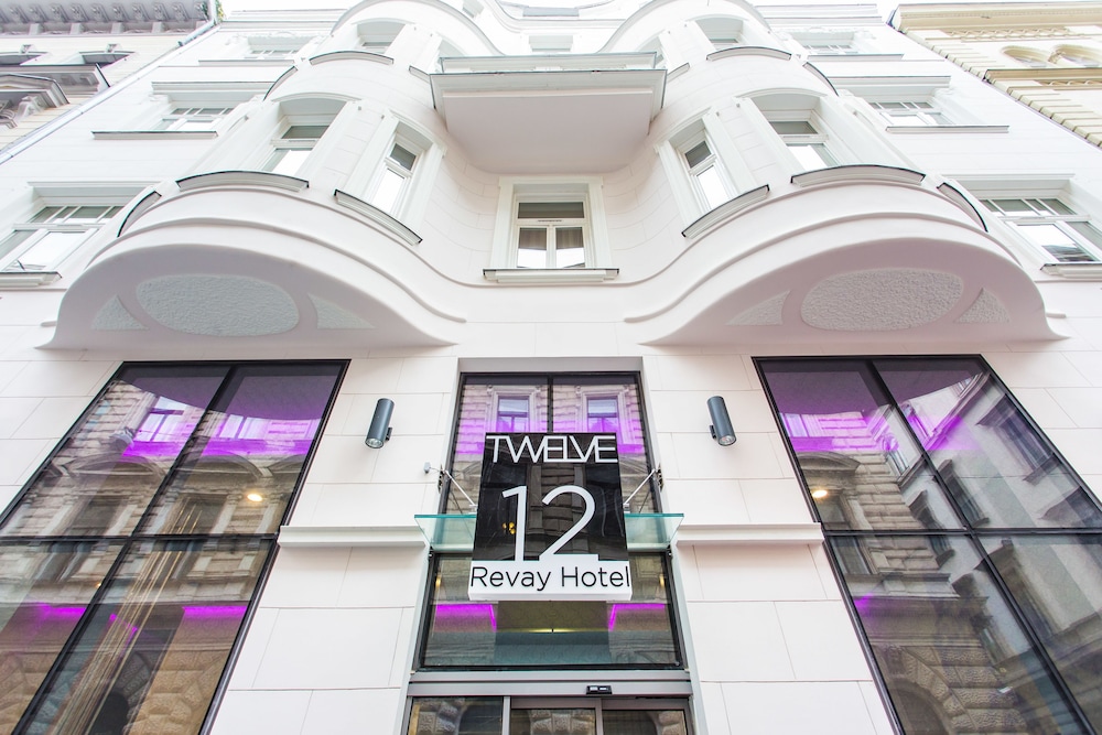 12 Revay Hotel 60/62
