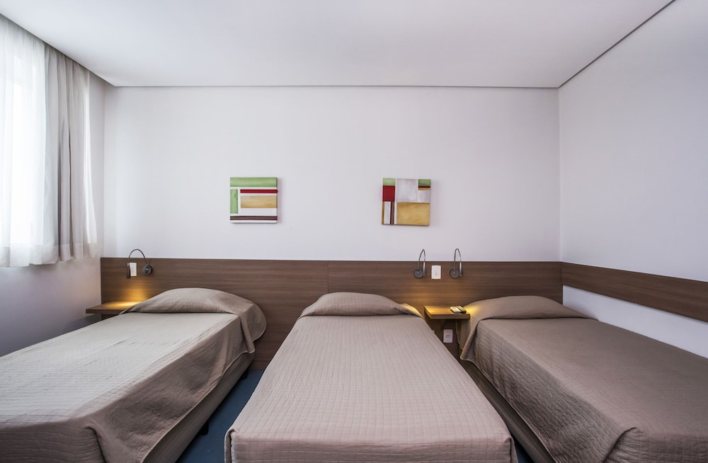 ROOM, TRIPLE