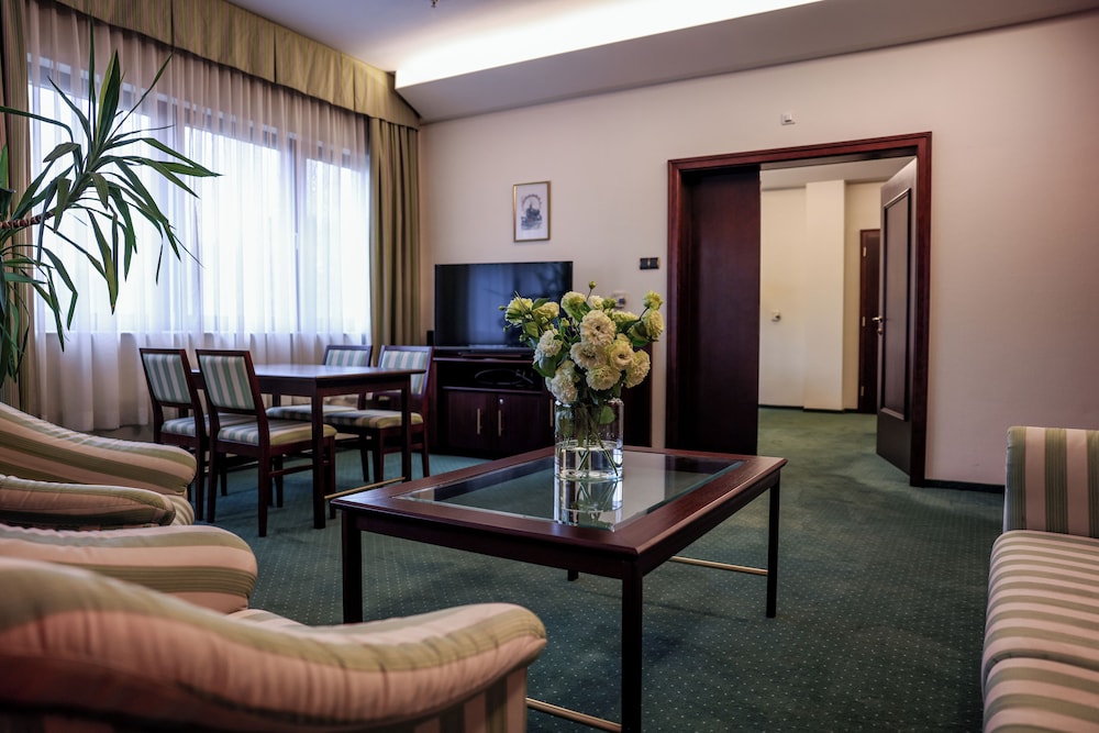 Parkhotel Vienna 29/45